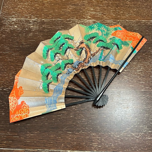 NEW NWOT Asian Chinese painted fan wall decor